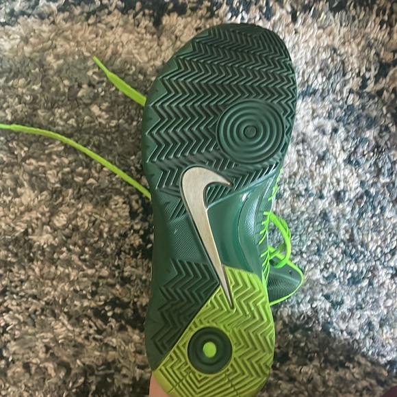 Nike Hyperdunk 2013 Green NCAA Women’s Basketball Shoes - Picture 4 of 5